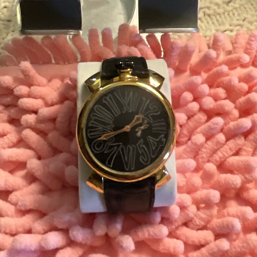 Big face Gaga M watch - Picture 2 of 5